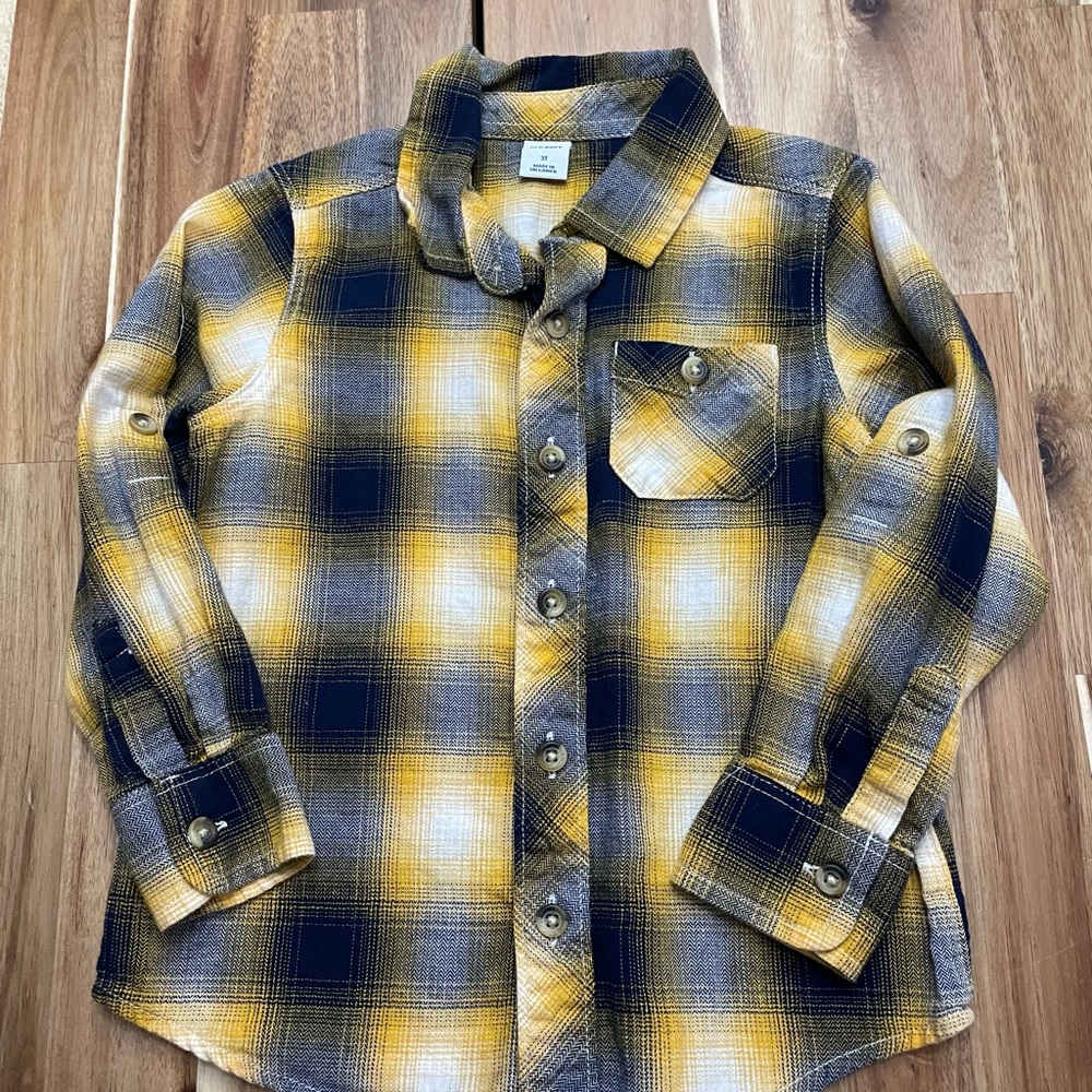Boys Flannel. Black and Yellow. 3T